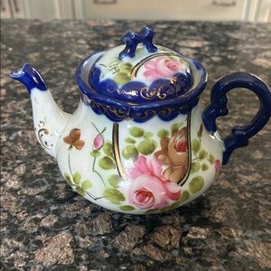 VINTAGE HAND PAINTED NIPPON TEA POT